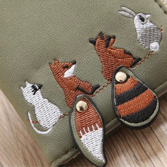 🦊 SOLD Cute green wallet animal embroidery tails - Picture 2 of 5